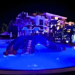Attractive In Sunny Cascadas Family Апартамент *